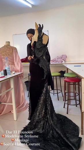 ‏ Dar El Founoun ‏Modélisme Stylisme💥 💥Moulage 💥Soirée Haute Couture 💥Lectra. مرحبى ارجو الاتصال:🏠 8 شارع مدريد بالقرب من محطة المترو‏elpassage تونساو 🏠 2 مارس باردو‏📱 GSM: 97348009 الجوال: 97257377 الهاتف: 498 240 71 | Dar El Founoun École de Stylisme Modélisme