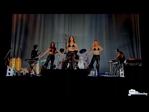 [2/19] HAIM - I Know Alone (+ dance break) | 5-2-2022 Hollywood Bowl | One More HAIM Tour