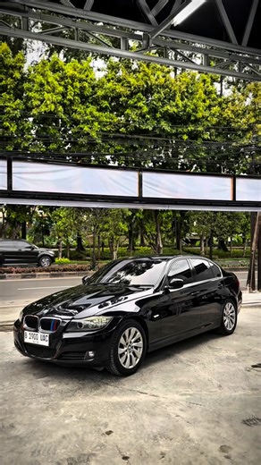 Autozir on Instagram: "#ForSale BMW 320i LCI 2011 Pajak Januari 2026 No.Pol Genap (B, Jakarta) Odo/Km 76 Ribuan CASH 139,000,000 kalau masih kemahalan tinggal nego di showroom Auto Zir Bisa Bantu Proses Kredit Se Indonesia Tdp 9 Juta. Angsuran 4,255,000 x47 Bulan Tdp 25 Juta. Angsuran 3,285,000 x47 Bulan Siapa Cepat dia Dapat Dyan : 081311864774 Mahfud : 082171812004 Lokasi ➡️ Auto Zir Jl.Raya I Gusti Ngurah Rai, Klender, Jakarta Timur. #autozir #bmw #320i #bmw320i #e90 #jualbmw #jual320i #jualb