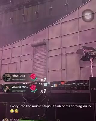 Demi Lovato played Madison Beer’s “yes baby” during her official pre-show playlist on the ‘It’s not that deep’ Tour.