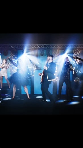 Hey Jude, Jam Hot style! Throughout our show you’ll hear all sorts of genres and artists - all of the ones that make you want to dance anyway! Showbands like us are here to create memories, and playing iconic songs like this one by #thebeatles help us to do that! Of course the way we play it makes all the difference 😉 Style. Energy. Musicianship. We got it all, and hope to share it with you on a dance floor soon 🔥 #jamhotshowband #livemusic #luxuryentertainment #destinationwedding #weddingente