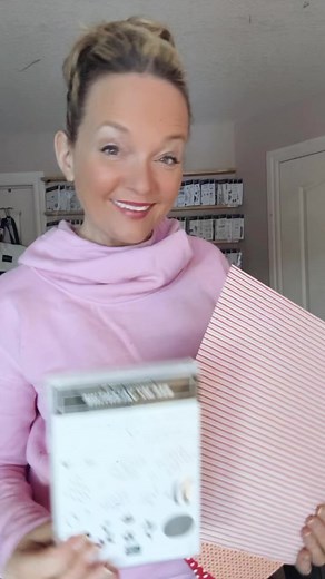 It’s Fun Fold Friday! Check out this super fun Wiper card using the Bee Mine Suite Collection!I’m in love with these bees! They are so adorable and the best part… they are made with the amazing Bee Builder punch! Grab this amazing suite and earn Free Sale-A-Bration items too! Sweet❤️ | Stamping with Rose