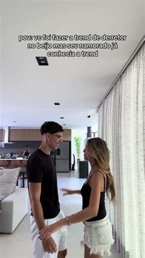 Trend do beijo derretendo com amor