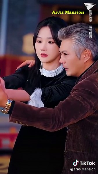 Hana Bertemu Cinta Sejati di Lift