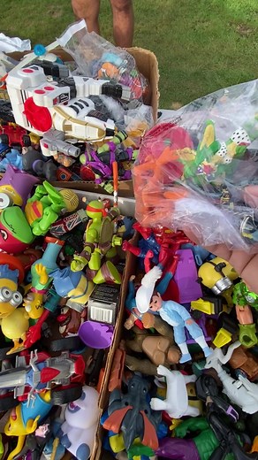 14K views · 172 reactions | 掠 Greta Is Hott!❗️ #gremlins #gremlin #gremlins2 #fleamarket #fleamarketfinds #fleamarketflip #fleamarketfind #fleamarkets #vintagetoys #80stoys #swapmeet #reseller #reselling #toyhunter #ebayseller #ebayreseller | Retro Toy Envy: | Facebook