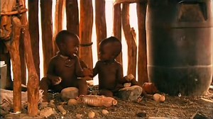 BEBES (Thomas Balmès) Bande Annonce