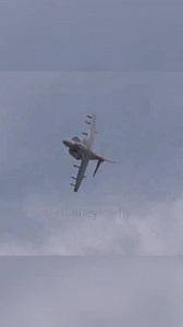 AV-8B Harrier ✈️ Jet tempur legendaris dengan kemampuan lepas landas vertikal dan manuver unik. Masih relevan di era modern, atau sudah waktunya digantikan F-35B #AV8BHarrier #JetTempur #PesawatMiliter #VS TOL #JetLegendaris #MiliterModern #HarrierIndonesia | Eri Permana