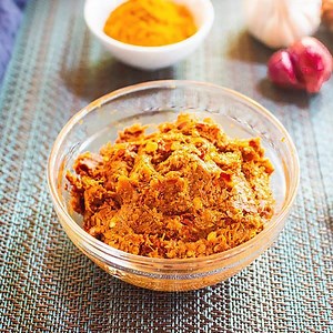 3.4K views · 26 reactions | THAI YELLOW CURRY PASTE 菱 Prepared from scratch with fresh ingredients and spices within 5 minutes! Full RECIPE ---> https://www.masalaherb.com/thai-yellow-curry-paste/ | Masala Herb | Facebook