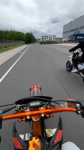 Supermoto Race 🏁💨 Exc 300 vs Husqvarna FE 501 #supermoto #race #exc300 #dirrbike