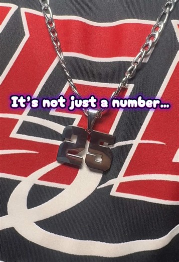 Customizable Sports Chain for Athletes