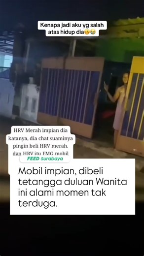 SURABAYA on Instagram: "Sebuah video viral di media sosial memperlihatkan momen tak terduga saat seorang wanita membeli mobil baru. Alih-alih mendapat ucapan selamat, ia justru mendapat reaksi tak menyenangkan dari tetangganya yang diduga merasa iri. Dalam narasi yang beredar, tetangga tersebut sebelumnya sempat mengungkapkan keinginannya kepada sang suami untuk membeli Honda HR-V merah, mobil yang juga menjadi impian banyak orang. Namun karena belum kesampaian, kemarahan justru diluapkan saat m