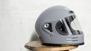 Shoei Glamster 06 helmet review: the Shoei retro helmet | Motolegends