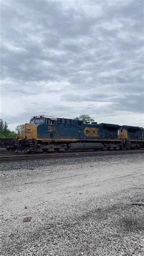 CSX EB priority with very friendly crew