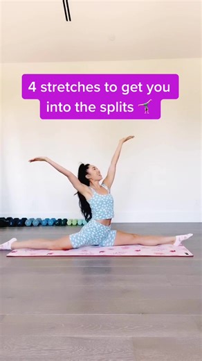 Let’s do the #splits! #learnontiktok #tiktokwellness #indoorworkout #flexibility #splitstraining #flexibilitychallenge #stretching #pilates #fitgirl