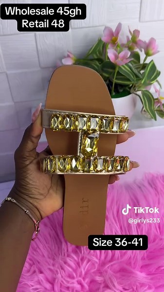 Affordable Ladies Slippers for Wholesale and Retail