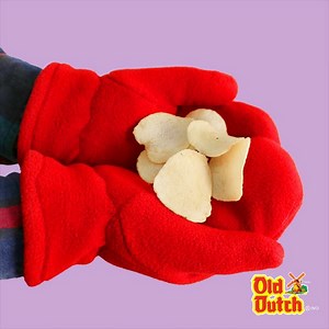 1K views · 49 reactions | Just like snowflakes, no two Old Dutch chips look the same. Tout comme les flocons de neige, chaque croustille Old Dutch est unique. | Old Dutch Foods Canada | Facebook