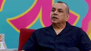 Paresh Rawal drank his urine to heal knee injury: What doctors say about this