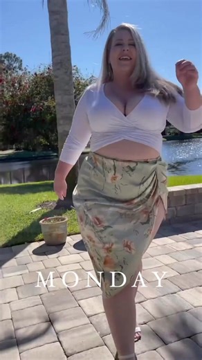 Mzpoke #plussizestyle #curvytiktok #daysoftheweek
