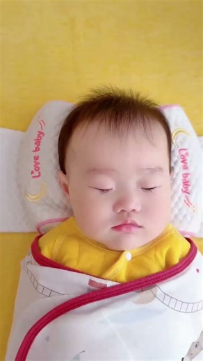 👶✨Baby Girl's Adorable Autumn Outfit | Cute, Comfortable & Stylish Baby Fashion 💕🍂