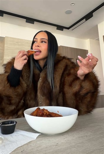 grab ur food. let’s talk