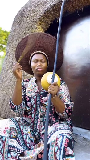 ìrìn | African Culture + Travel Journal on Instagram: "The uMakhweyane is a traditional gourd-resonated musical bow used primarily by the Zulu people of South Africa. While men might craft or tune the bows, it was predominantly women who played the uMakhweyane. It became a key instrument for solo performance, praise poetry, and improvised storytelling, often accompanying lyrics that reflected love, longing, daily life, or political critique. Video by @zawadiyamungu_ #irinxsouthafrica #instrume