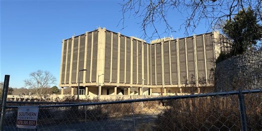 Teen dies after falling off Ga. building used in ‘Stranger Things’