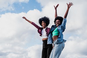 More Women Ditch Marriage For The Single Life & Sisters Lead The Pack