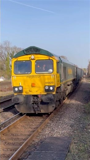 Freightliner class 66 - 66620 passing Hook station with a SWR class 450 in the background! #swml