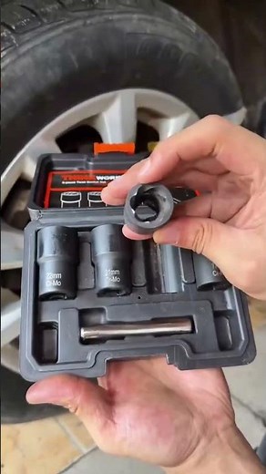 Twist Socket Extractor Set | Remove Stripped Lug Nuts with Ease#lugnutremoval #cartools