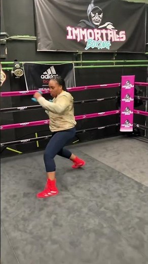 Female shadow boxing #boxing #shadow #shadowboxing #female #mma #combatsport