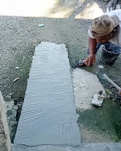 Smoothing concrete floor