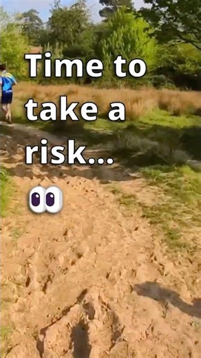 Chasing a PB with this risky move #running #runner #trailrun