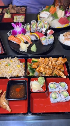 Emily | Food + Travel on Instagram: "Deal alert!! Did you know that Shinto in Westlake and Strongsville has some amazing brand new lunch specials? ✨ AMBIANCE The ambiance at Shinto is modern, flashy, and fun. During the lunch hour, seating is at the regular tables and booths - the bar seating and the actual hibachi tables are unavailable during this time. 🍸 DRINKS Soft drinks, beer, and wine are available during the special lunch hour. The full bar is closed during this time. 🍴 FOOD The lunch