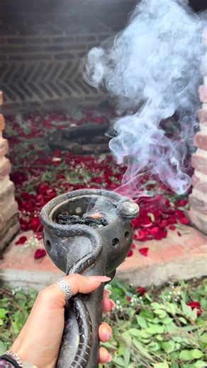 La familia de Luz de Luna sanación del alma agradece con el corazón nos elijan para compartir sus momentos más especiales, Elva Barajas te deseamos una vuelta al Sol llena de bendiciones, luz, amor y magia🔆✨💐🫂 #ceremoniaholistica #cumpleaños #LuzDeLuna #temazcal