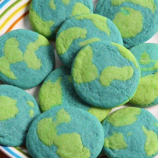 Earth Day Sugar Cookies are so easy even a kid can make them. Full recipe: http://dlsh.it/06U0KTp | Delish