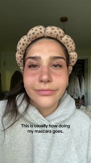 How to Perfectly Apply Mascara: A Step-by-Step Guide