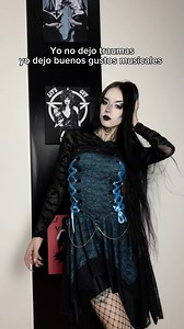 Díganme que no soy la única 🤘🏻😾 . . . . . . . . #heavymetal #metalmusic #metalhead #mushroomhead #music #goth #gothgirl #dark #kboom | Cortes Kboom