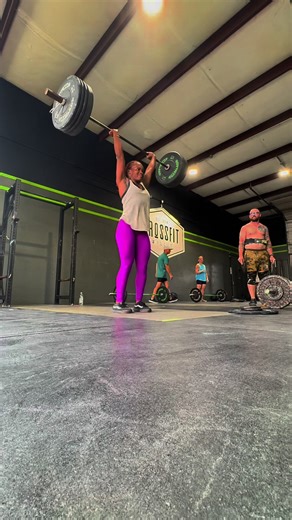 Monday at the box. The hardest day of the week but we still show up 💪🏾 #womenwholift #cardio #fitness #gym #fitnessmotivation