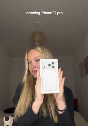 On est corda 🩶🧡 #unboxing #iphone17