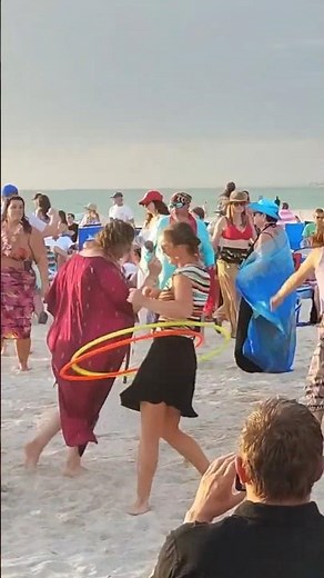 She Knows How to Work It; Phenomenal Hoola Hoop Skills