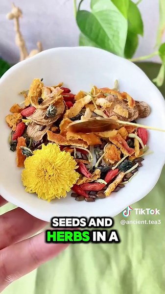 Fresh ingredients from Chinese herbal tea to help your body detox.#health #healthtips