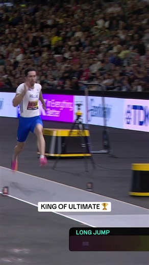 One centimetre, one Ultimate crown 👑 Miltiadis Tentoglou takes the long jump title with 8.35m, just 1cm clear of his closest challenger 😮‍💨 #WorldAthleticsUltimate
