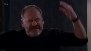 What's wrong with Nicola King's arm on Emmerdale?