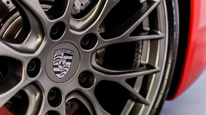 Porsche, valorisé 75 milliards d'euros, réussit son IPO à la Bourse allemande