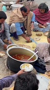 Giving free gravy to needy people | Prime Food Collection