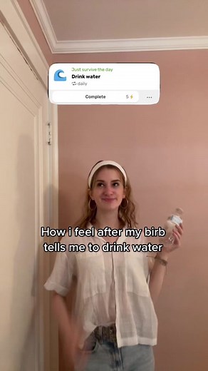 Your birb is here to make you feel like the best version of yourself! Even if that’s completing a simple task, such as drinking water, you’ll feel so much better!🐣🌊💕 #mentalhealth #finchfam #fyp #selfcare #motivation #app #birbs #finchcare #finchtok