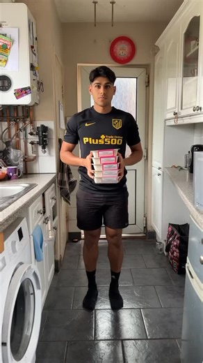 When I first started Simmer, I heard this a lot 🤦🏽‍♂️… “wHy wOuLd i bUy tHaT, wHeN i cAN dO iT cHEaPer mYsELf?” And that’s when I solved one of the hardest problems in business: Identifying your target audience. Businesses spend millions on surveys to work out who their ideal customers are. Fortunately for me, I can tell you Simmer’s target audience in one sentence: Anyone who values their time at more than £5 per hour 💡 It turns out there are quite a few people like that. In fact, Simmer has