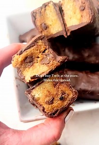 Homemade Twix bars with edible cookie dough | No bake, gluten free, no refined sugar