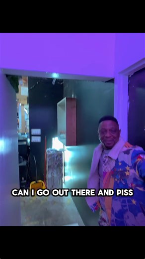 Boosie pulled up to Superior Shop, shopping heavy as usual. 🛍️🔥 Fan ready for a flick… but nature said hold up. 🚪😅 Bathroom was occupied. Timing wasn’t. So he handled business and got right back to the racks. Even legends gotta take a break. Spotted at Superior Shop.