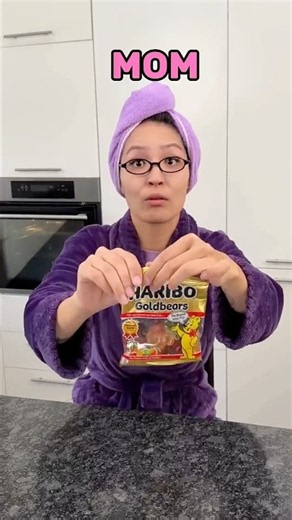 How to open a Haribo pack properly 😏👍